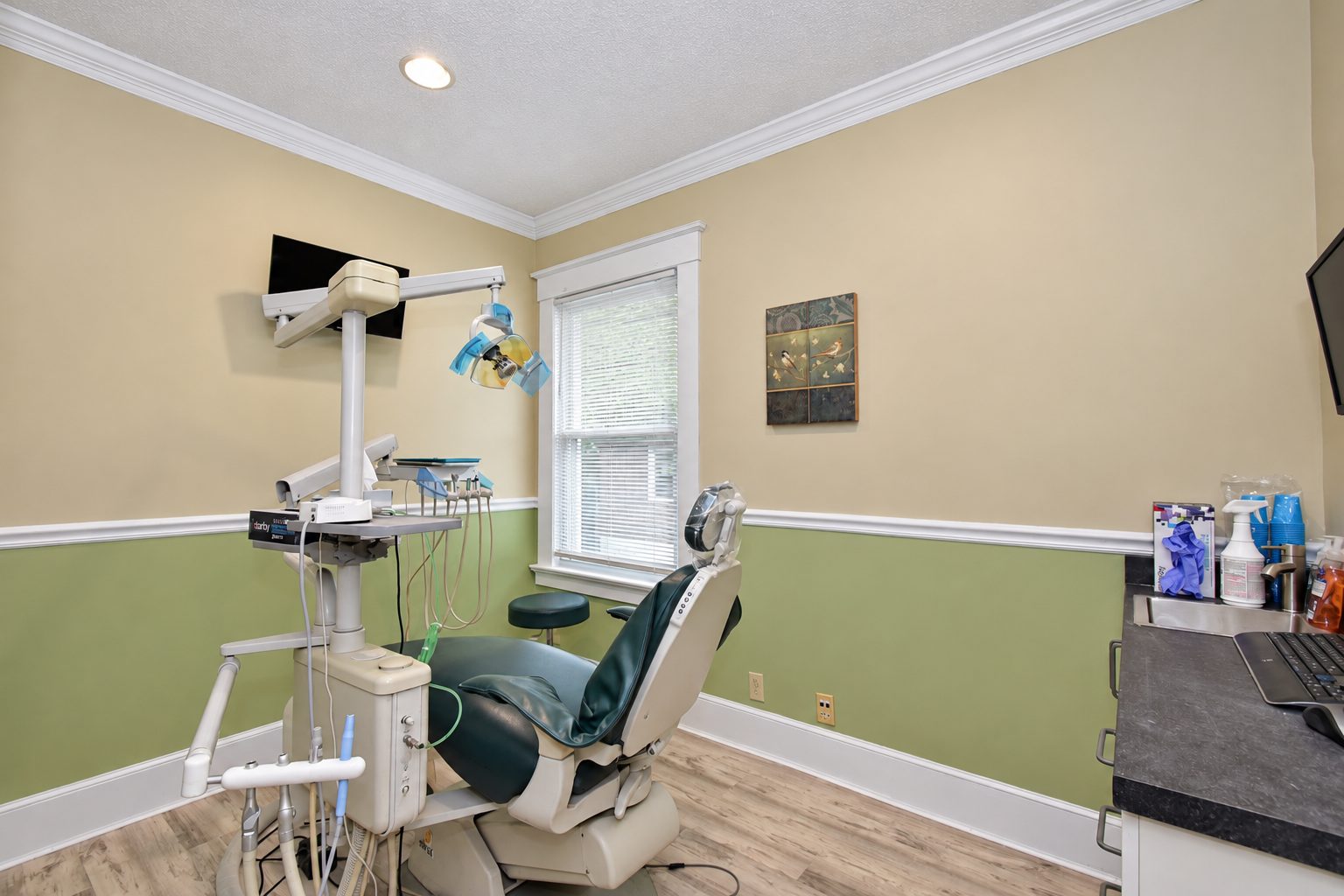 Third equipped treatment room